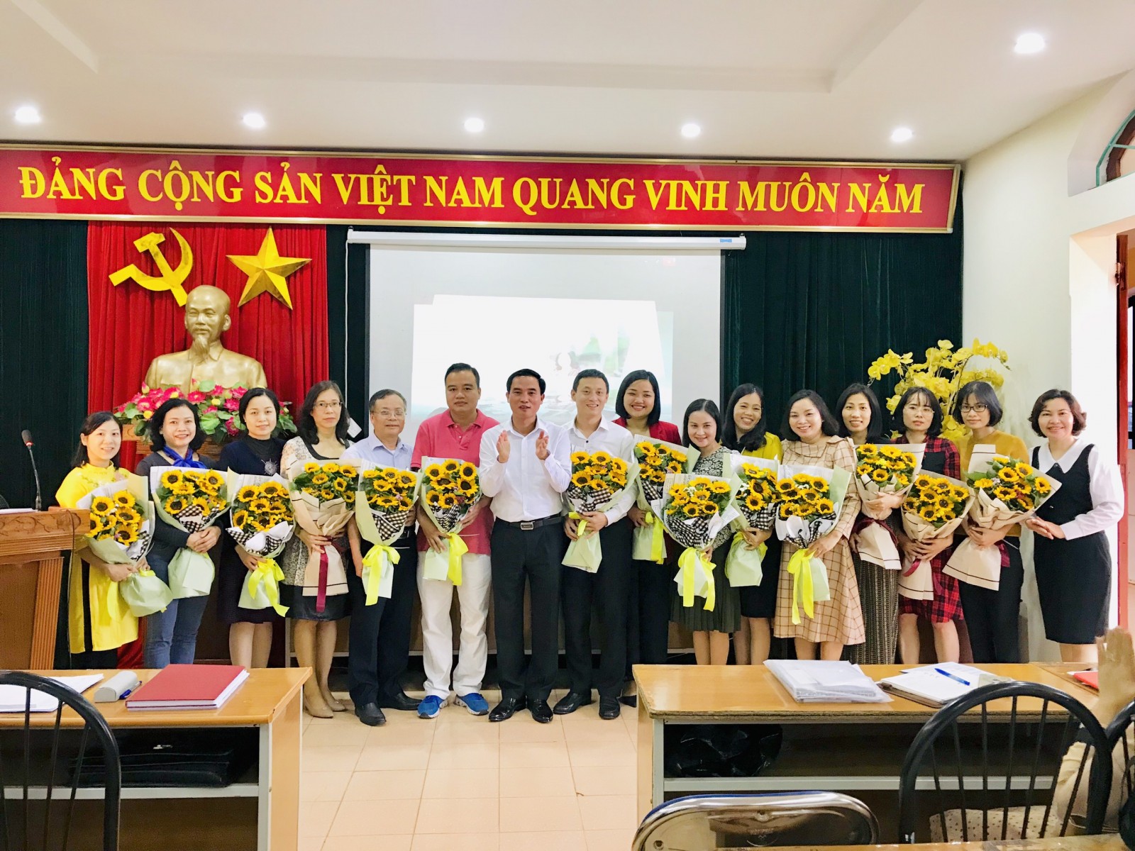 Chúc mừng sinh nhật tháng 11
